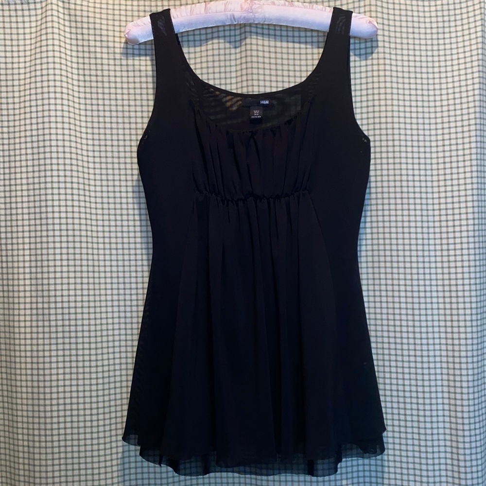 Flattering Black H&M Top